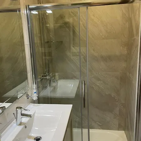 St Helen * סליאמה