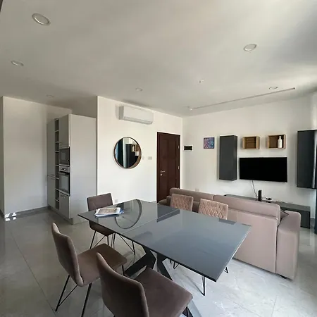 St Helen Apartment
